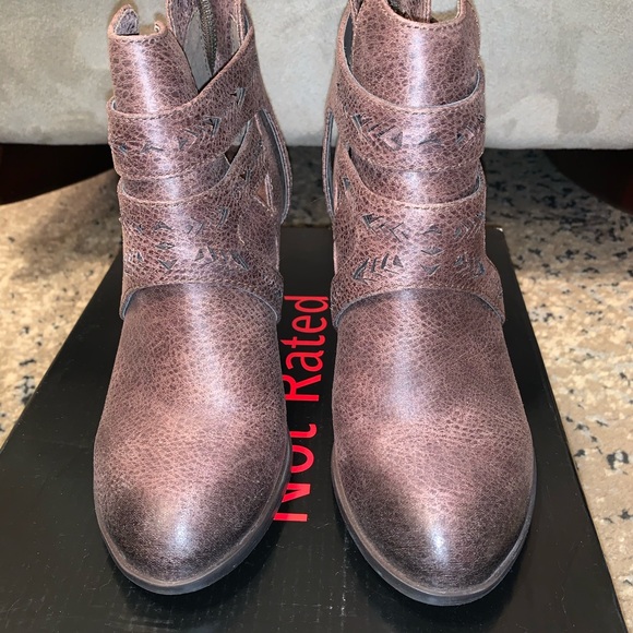 Cutout Booties - Picture 3 of 5